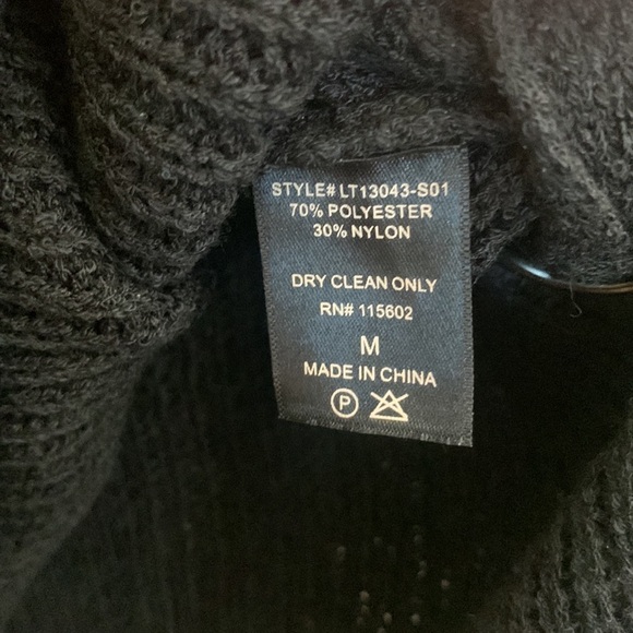 Lush Black Keyhole Knit Sweater with Grommet‎ Tie and Side Slits - Size M - Picture 12 of 13